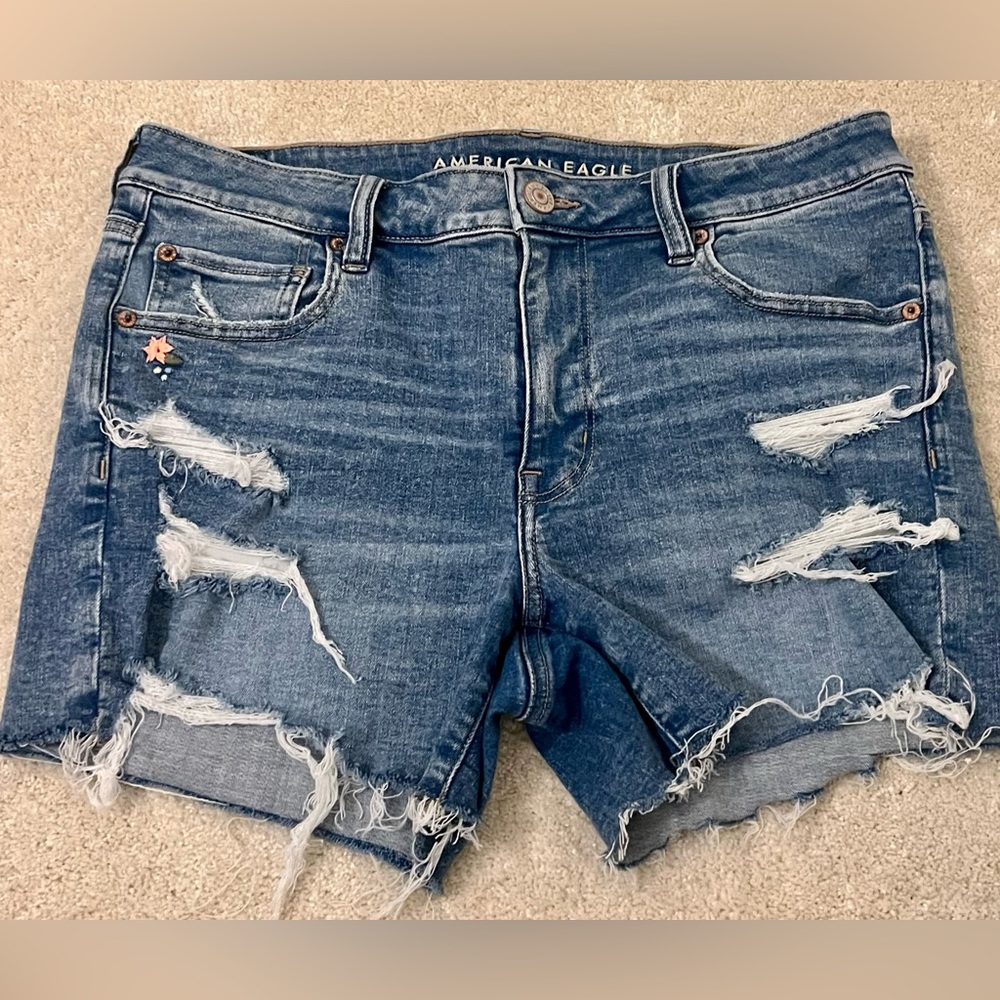 American Eagle Jean shorts size 12 MIDI embellished